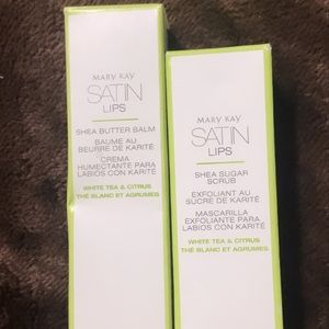 Mary Kay satin lips! Come with a scrub and Shea butter lip balm !